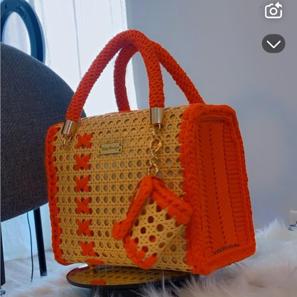 Stylish Woven Shoulder Bag with Orange Highlights. Could be done in other colors - Picture 3 of 5